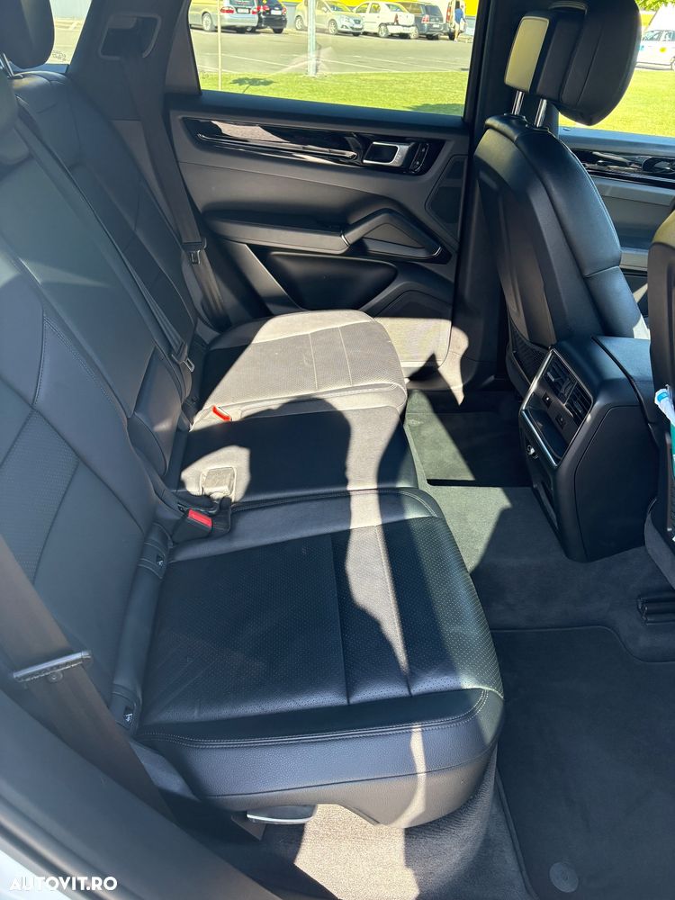 Porsche Cayenne Standard - 23