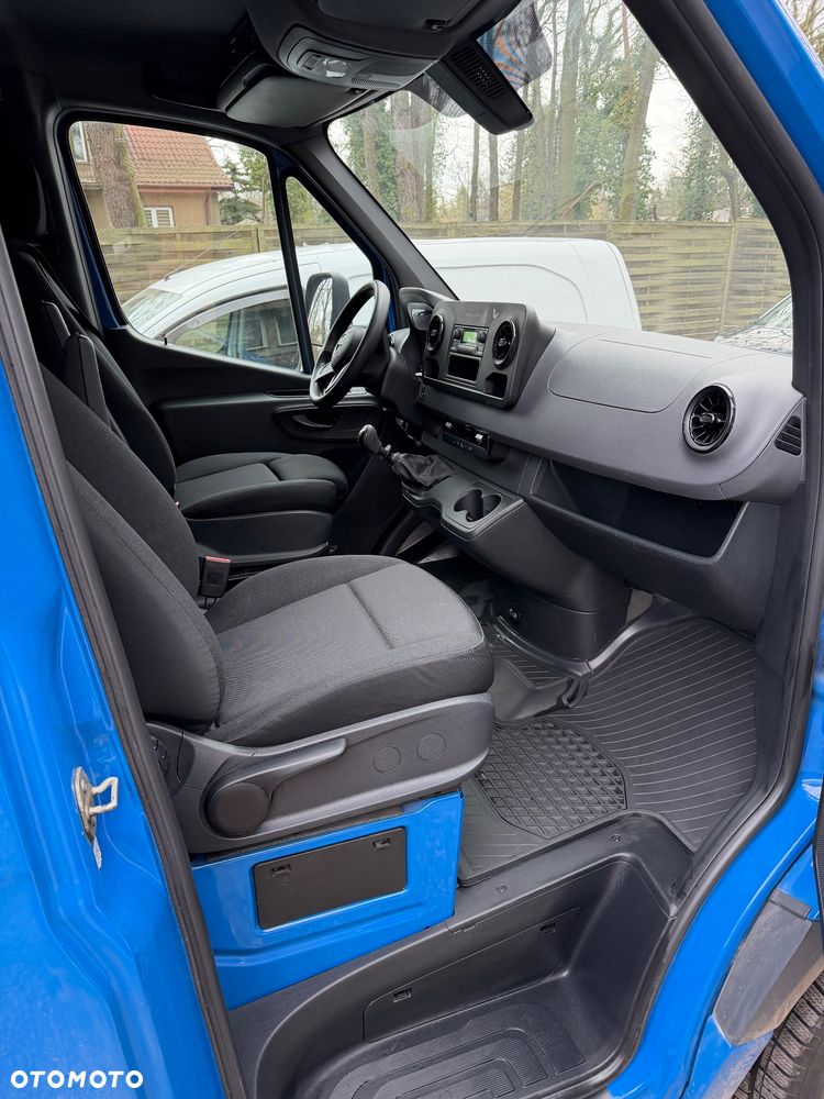 Mercedes-Benz Sprinter - 6