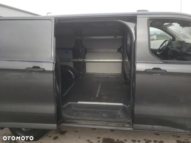 Ford CUSTOM - 3