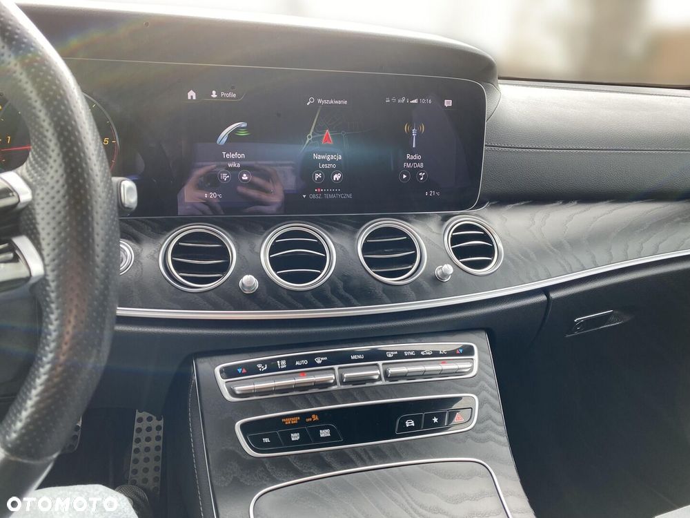 Mercedes-Benz Klasa E - 28