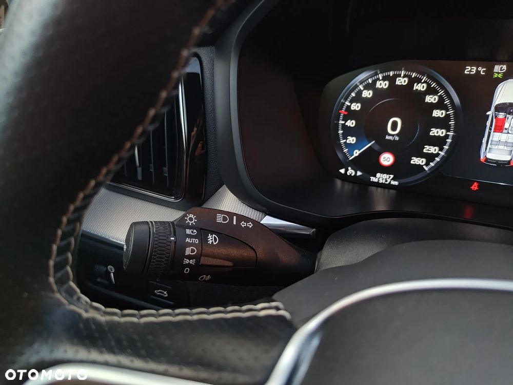 Volvo XC 60 T5 R-Design - 28
