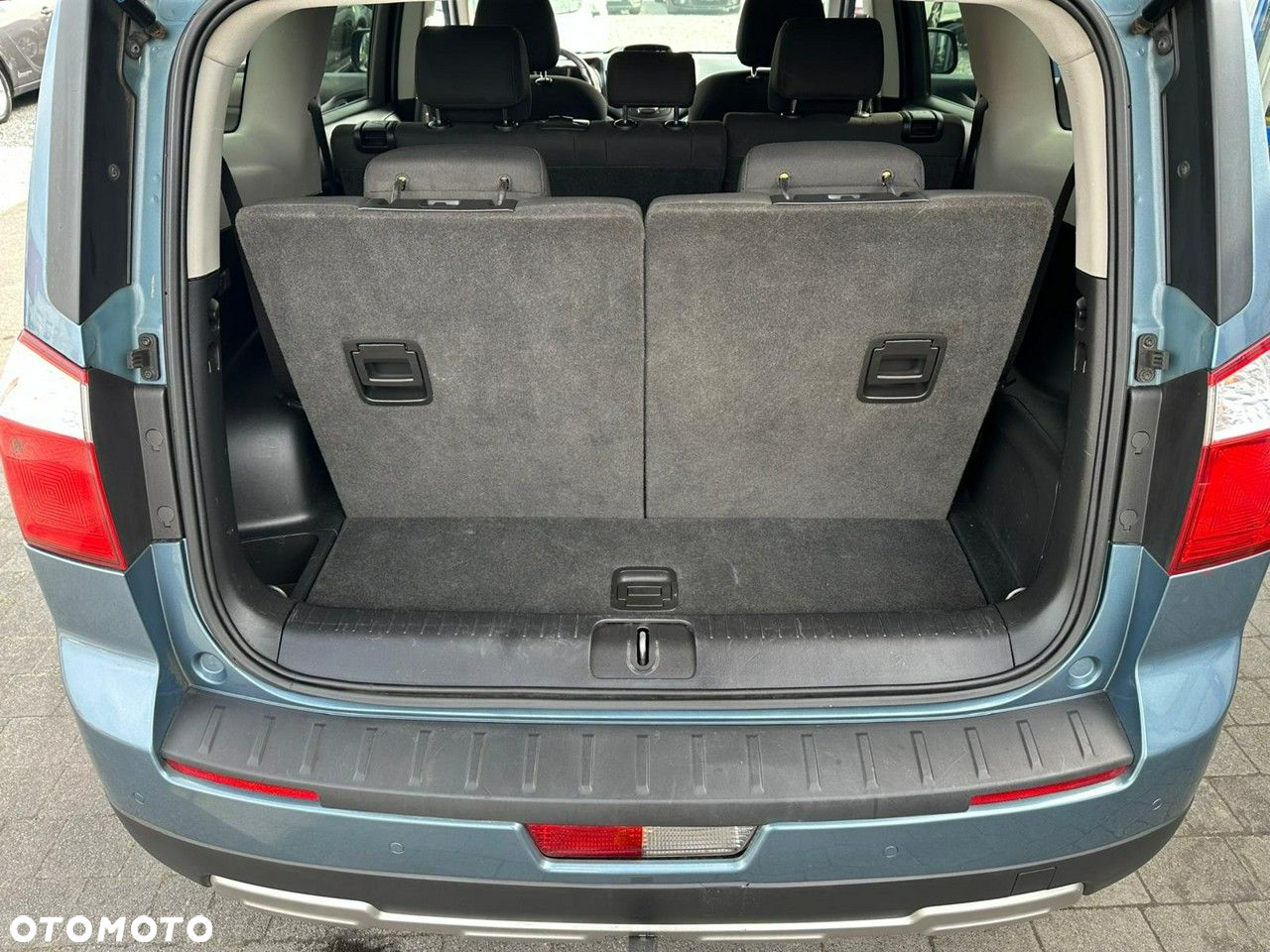 Chevrolet Orlando - 32