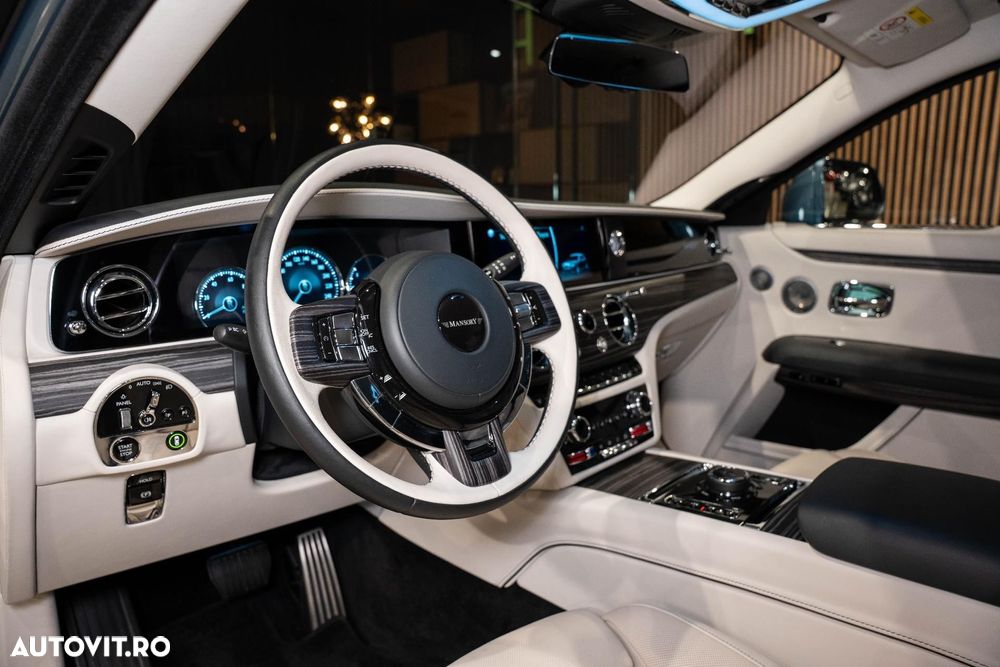 Rolls-Royce Ghost - 38