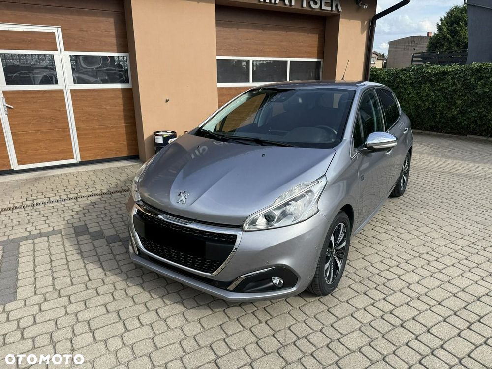 Peugeot 208 - 13