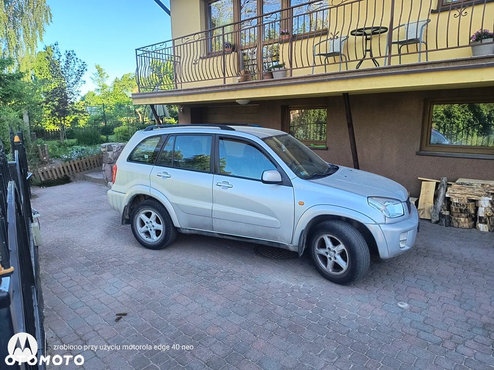 Toyota RAV4 2.0 VVT-i 4x4 - 4