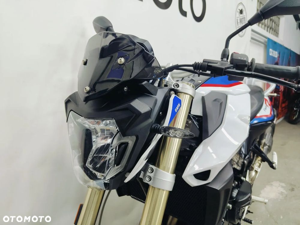 BMW F - 20