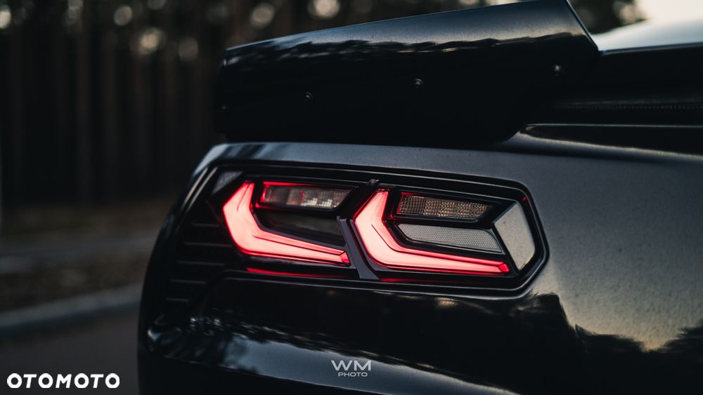 Chevrolet Corvette - 24