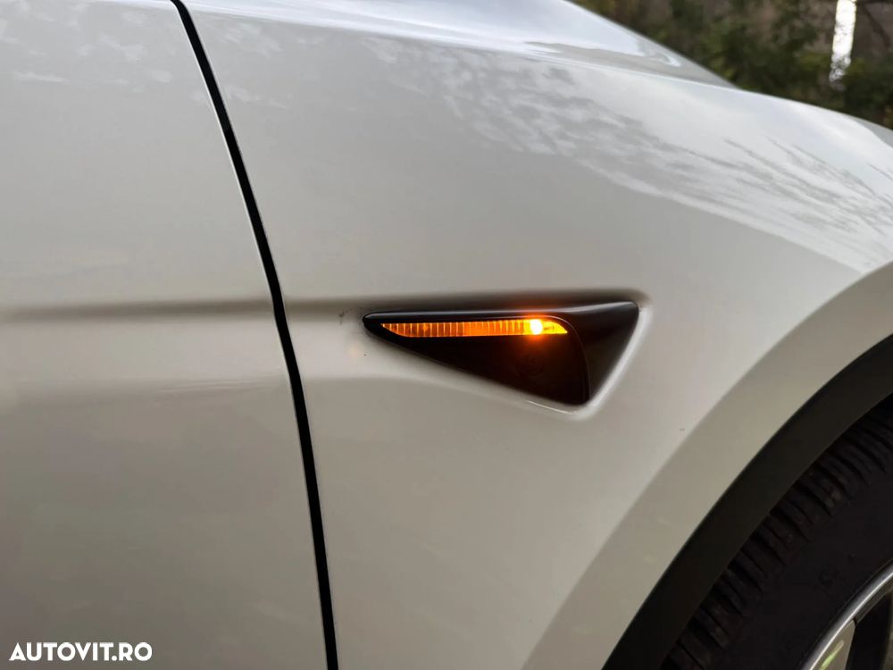 Tesla Model Y Long Range - 15