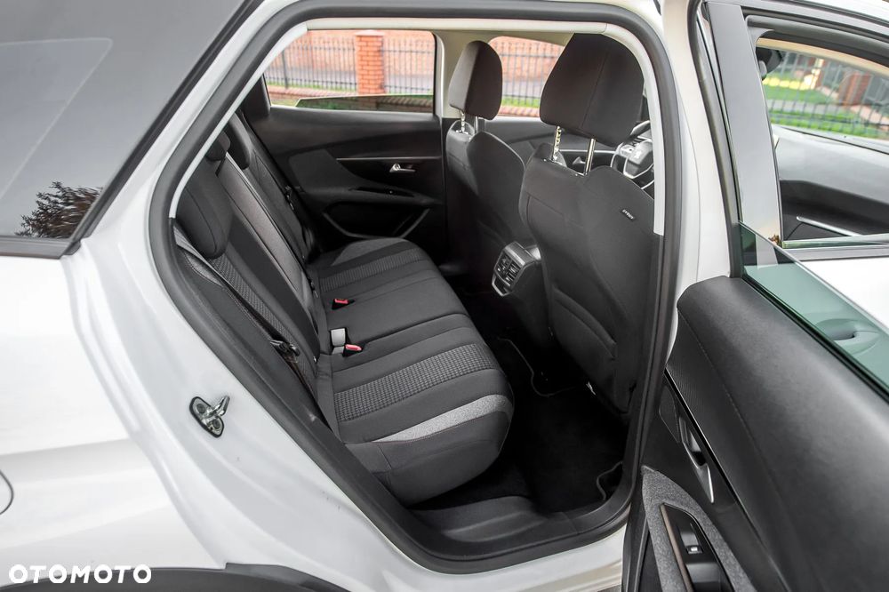 Peugeot 3008 1.5 BlueHDi Active S&S EAT8 - 31