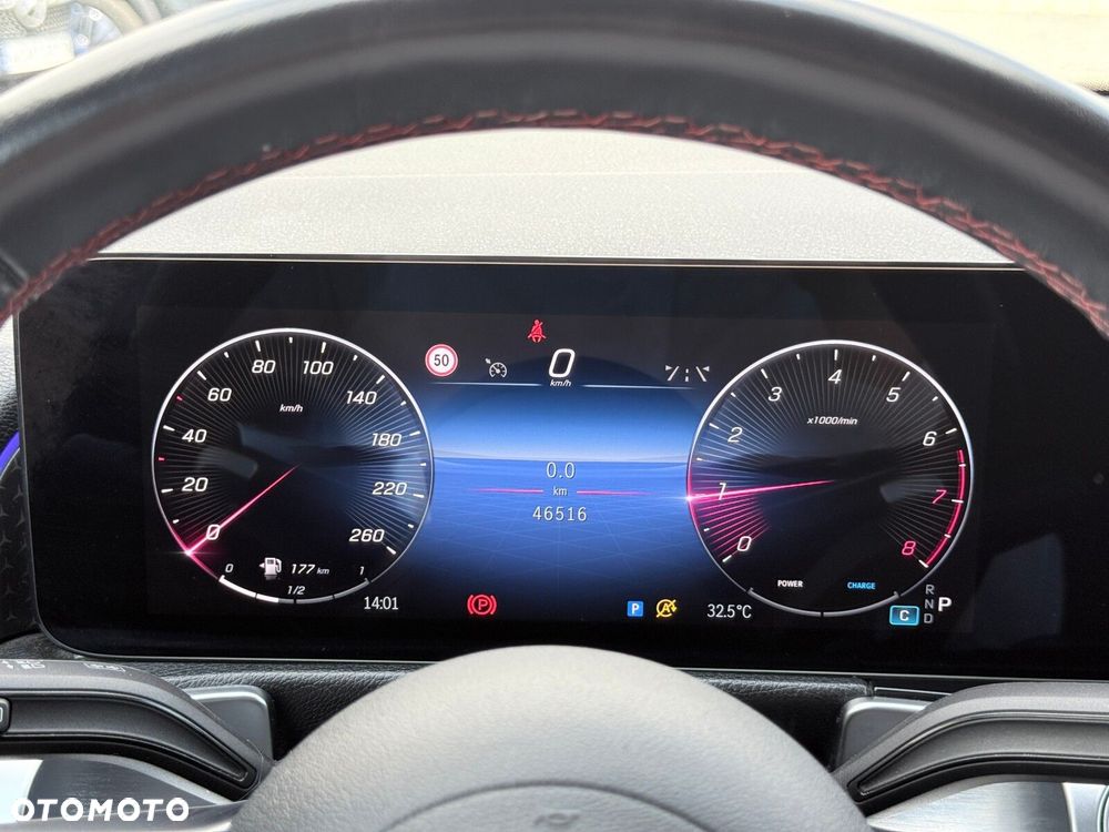 Mercedes-Benz GLB - 12