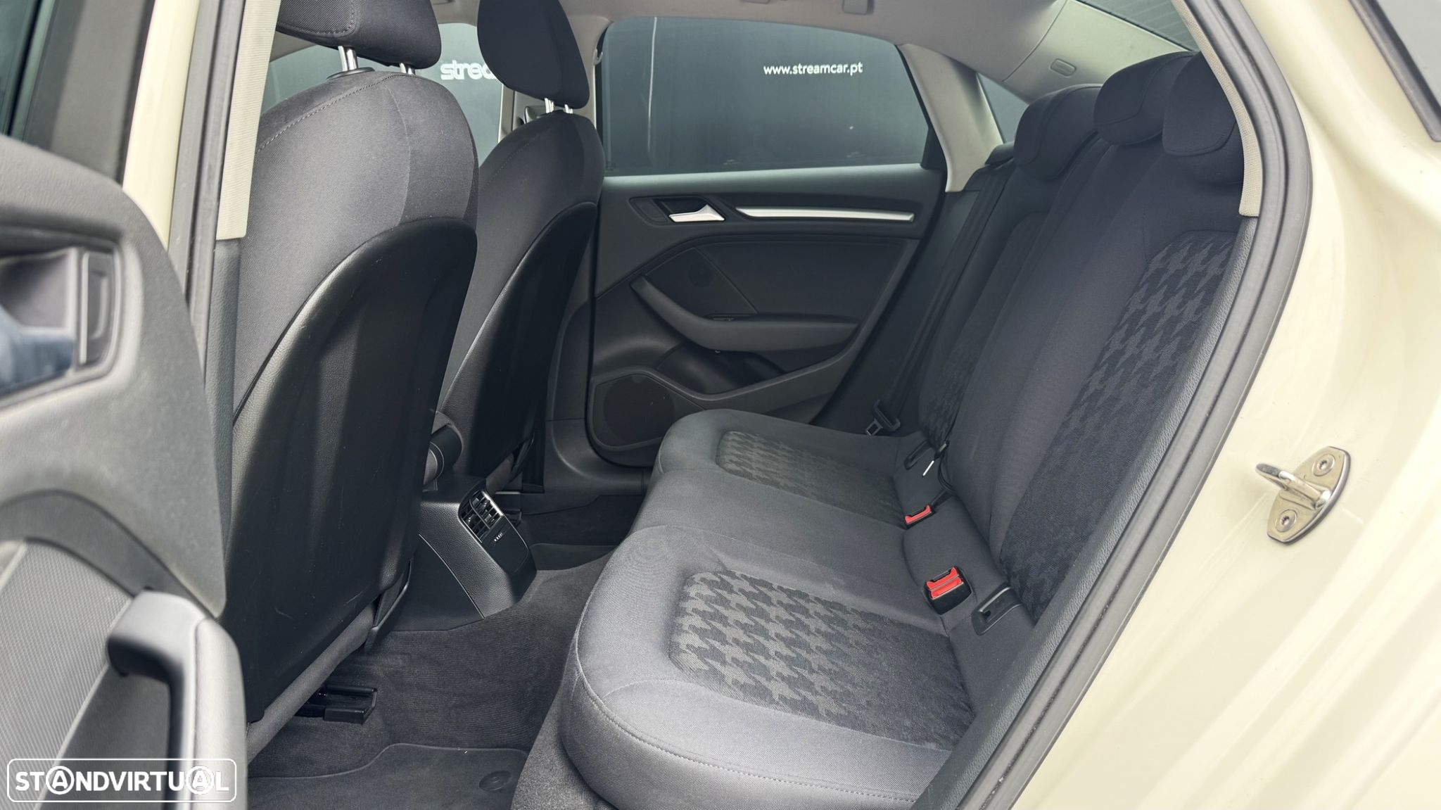 Audi A3 Limousine 2.0 TDI Advance S tronic - 24