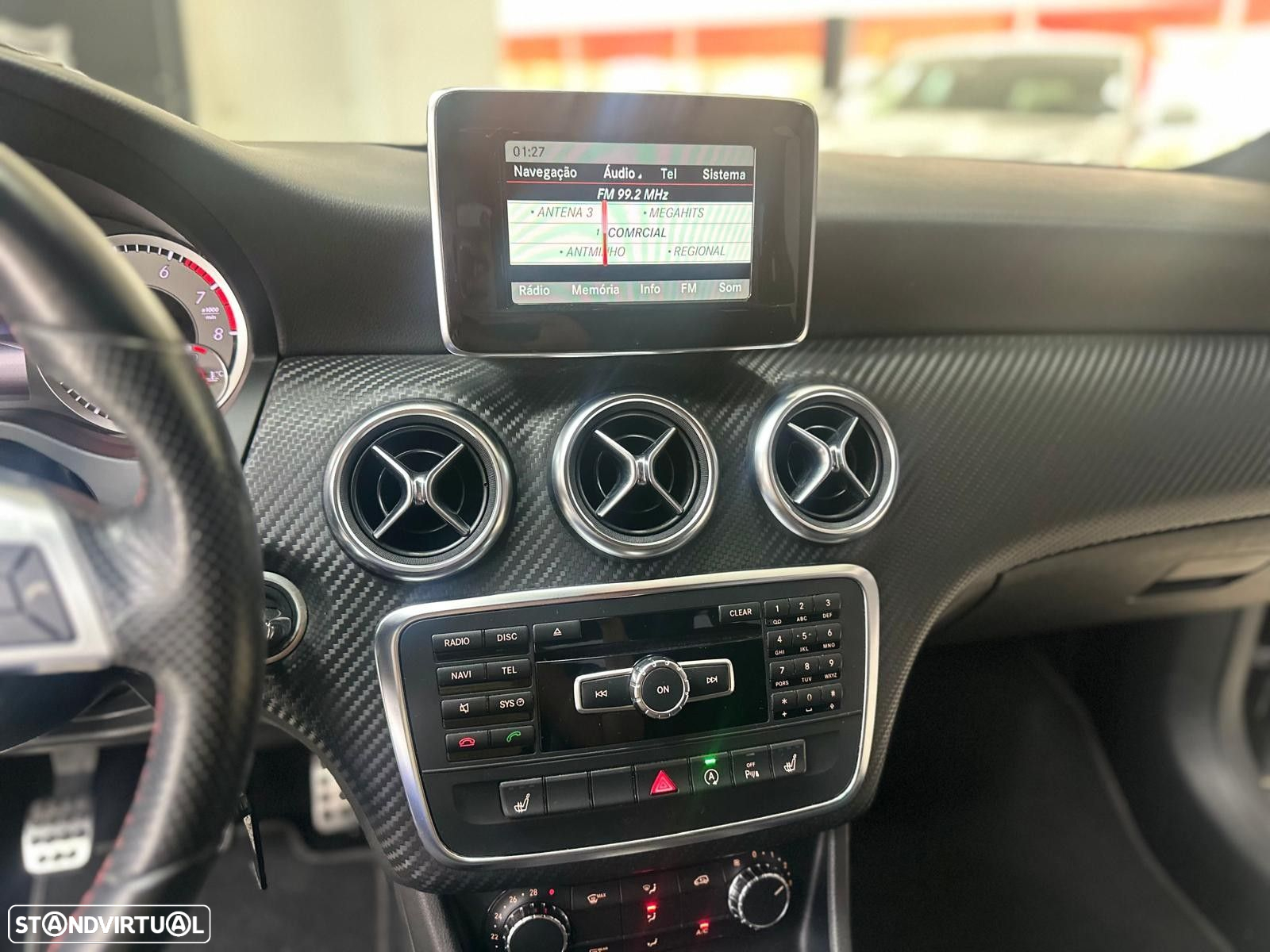 Mercedes-Benz A 180 AMG Line - 27