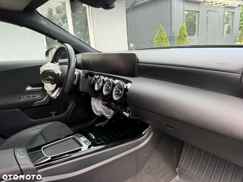 Mercedes-Benz Klasa A 250 E AMG Line 8G-DCT - 18