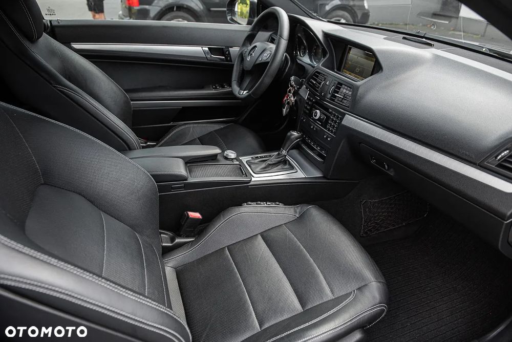 Mercedes-Benz Klasa E 350 CDI DPF Coupe BlueEFFICIENCY 7G-TRONIC Avantgarde - 28