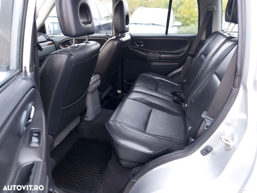 Suzuki Grand Vitara - 12