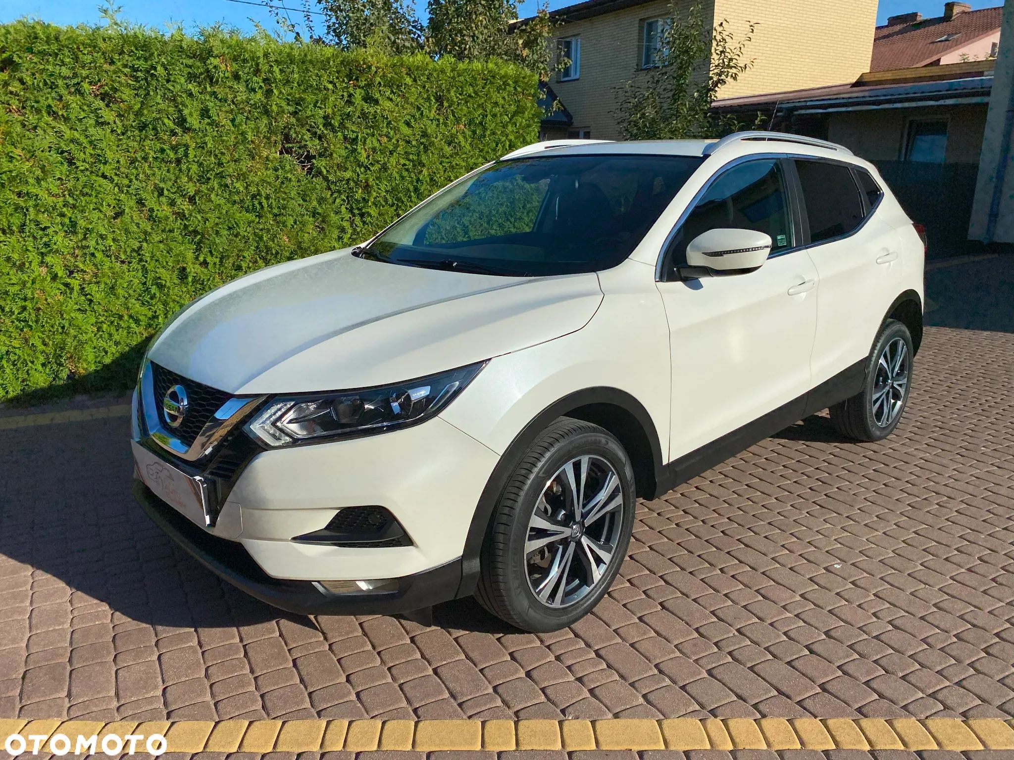 Nissan Qashqai 1.3 DIG-T N-Connecta - 1