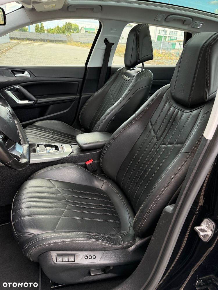 Peugeot 308 1.2 PureTech Allure S&S - 17