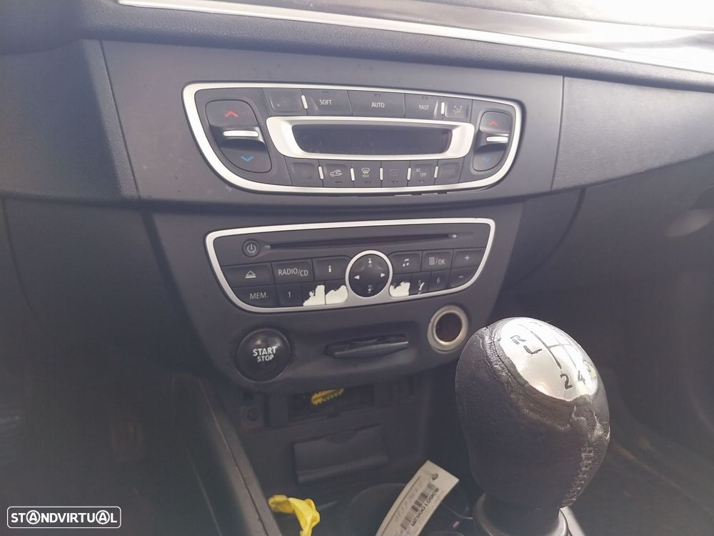 Renault Mégane 1.5 dCi Dynamique S - 6