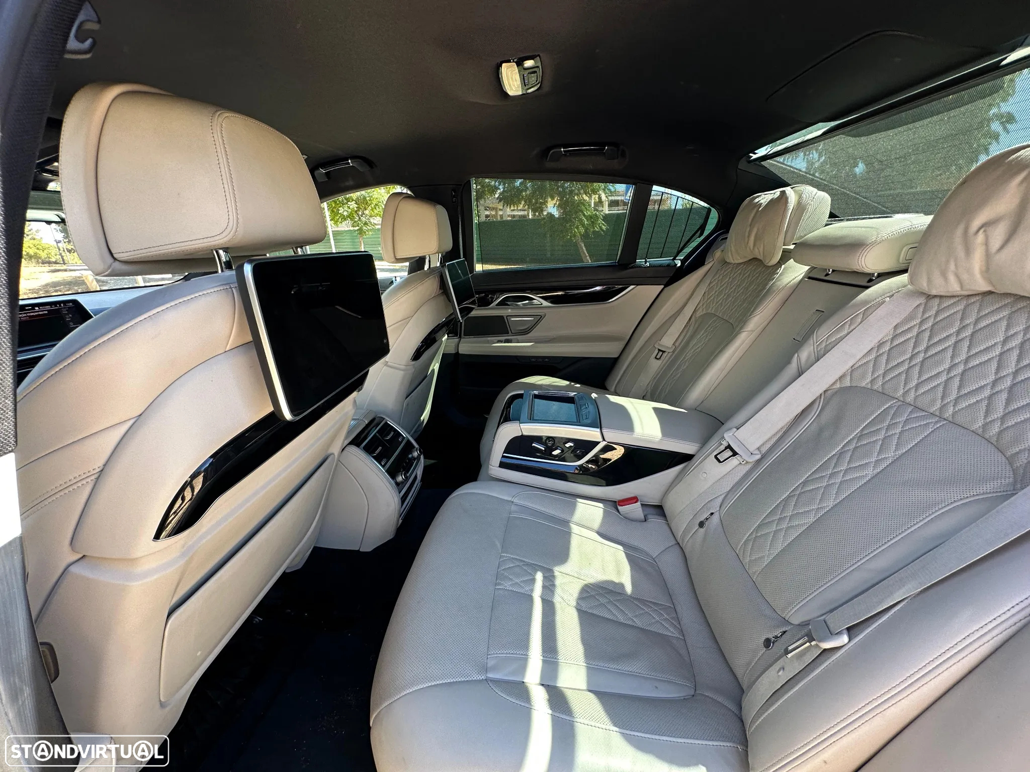 BMW 740 d xDrive Pack M Auto - 9