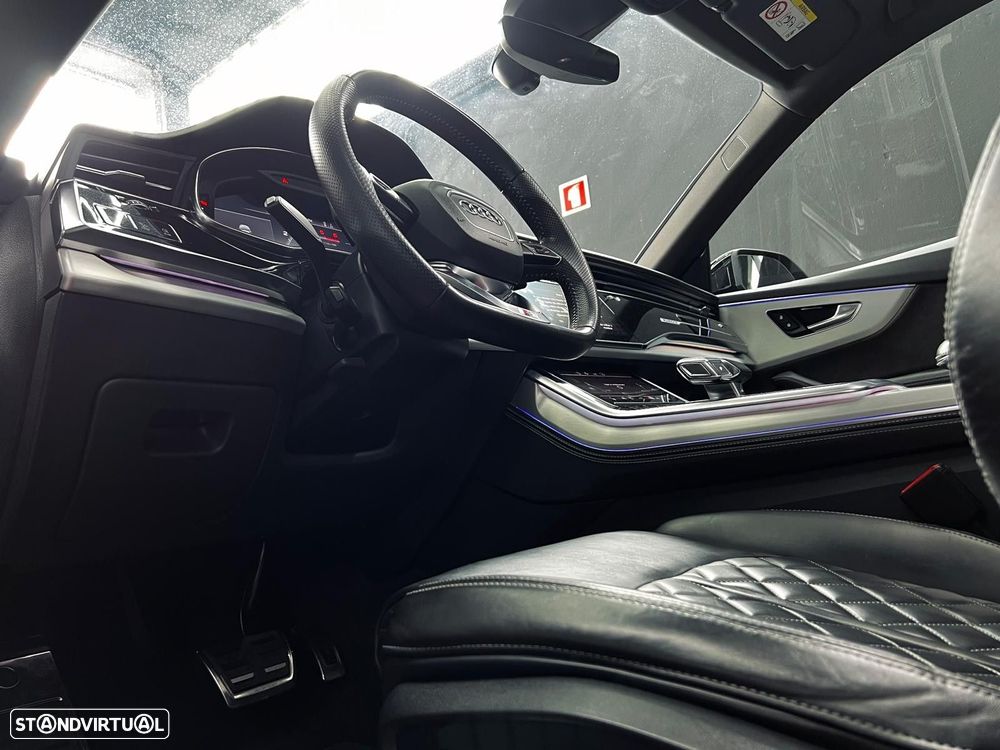 Audi SQ8 - 17
