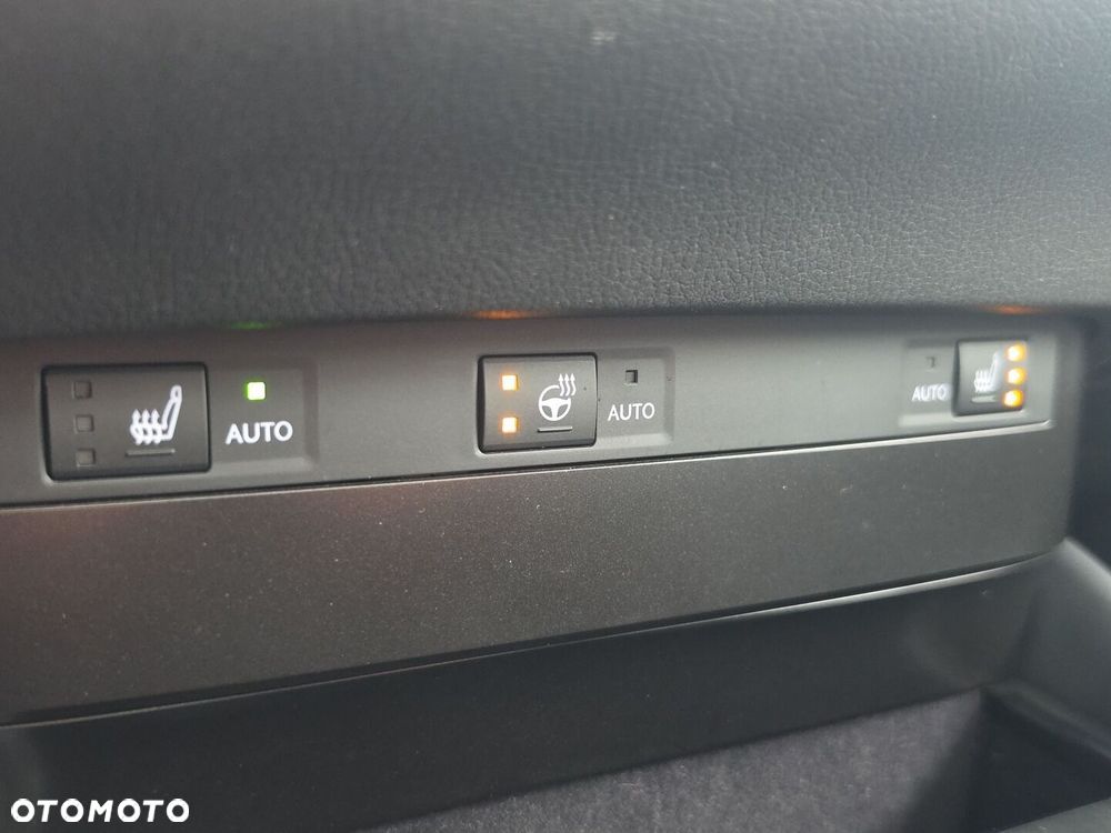 Lexus ES 300h Business Edition - 24