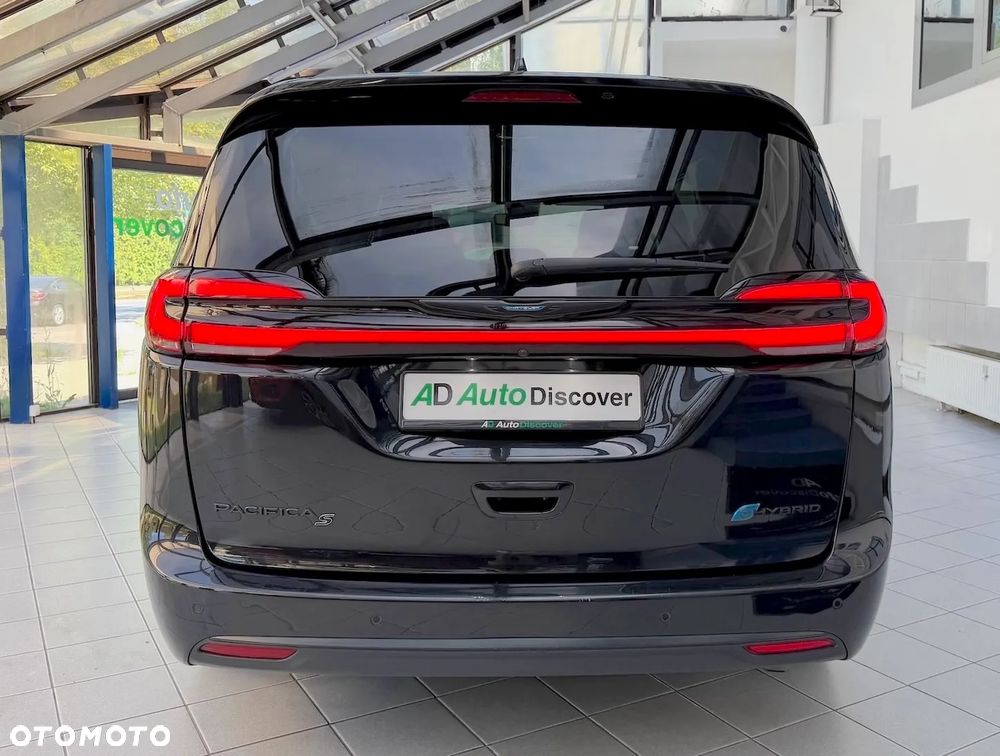 Chrysler Pacifica - 6
