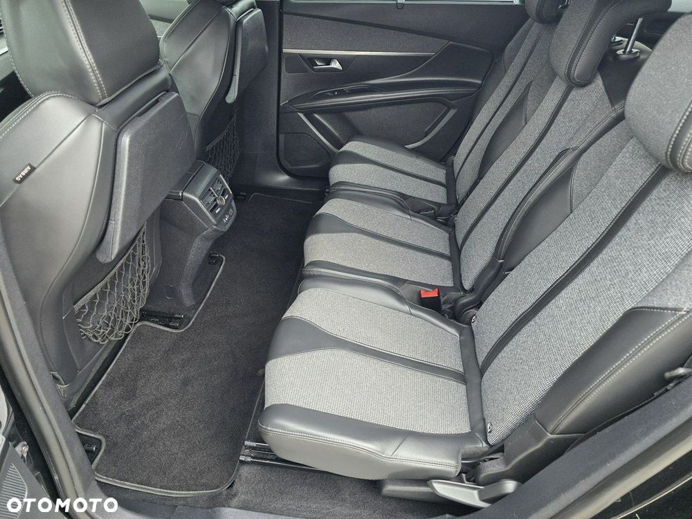 Peugeot 5008 - 24