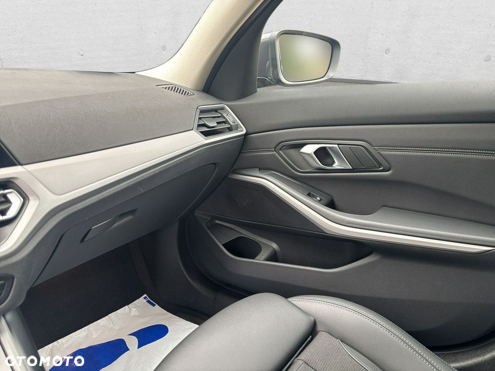 BMW Seria 3 2022