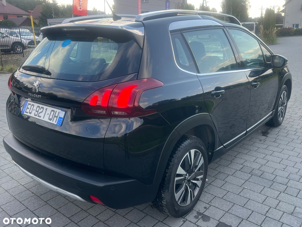 Peugeot 2008 1.6 BlueHDi Style S&S - 4
