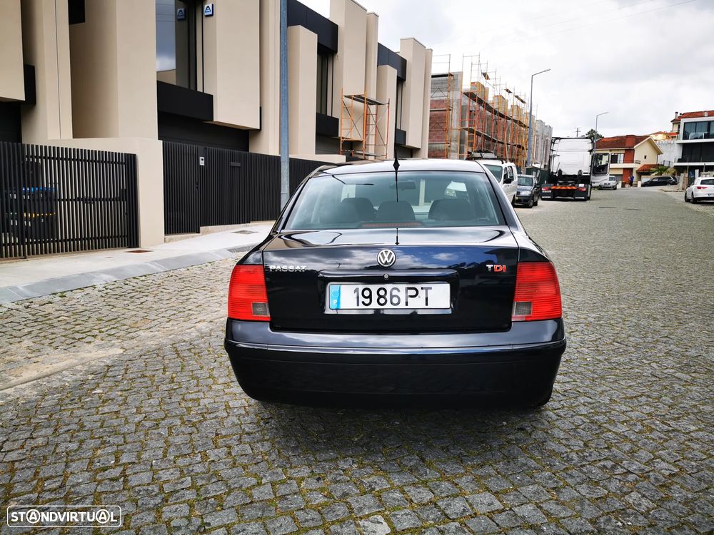 VW Passat 1.9 TDi Confortline - 4