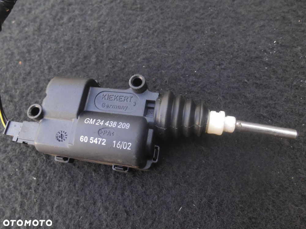 OPEL VECTRA C SIGNUM SILNICZEK SIŁOWNIK KLAPKI WLEWU PALIWA 24438209 ORYGINAŁ - 2