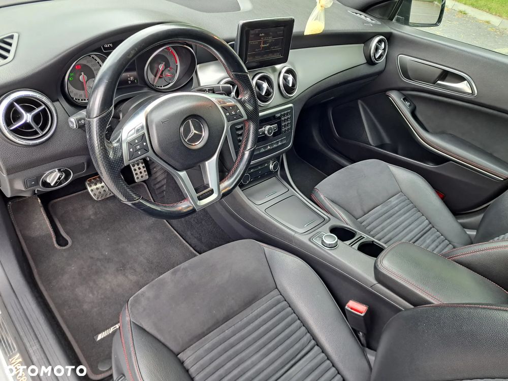 Mercedes-Benz CLA 220 CDI 7G-DCT AMG Line - 17