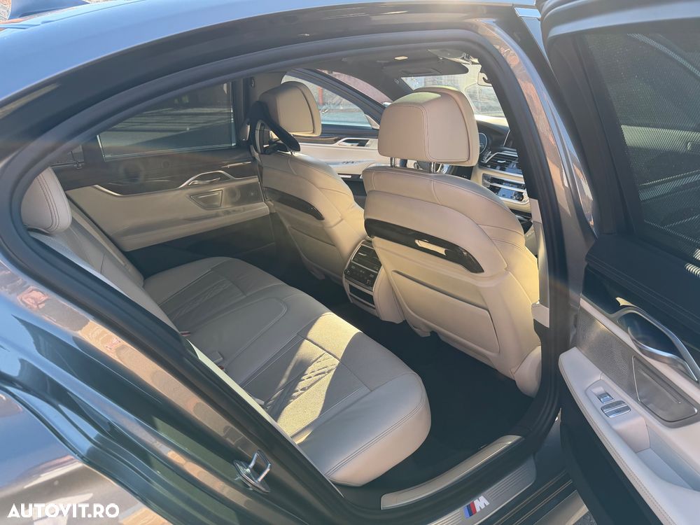 BMW Seria 7 740d xDrive - 32
