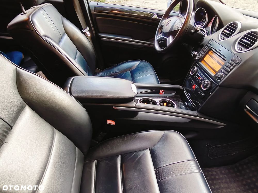 Mercedes-Benz ML - 12
