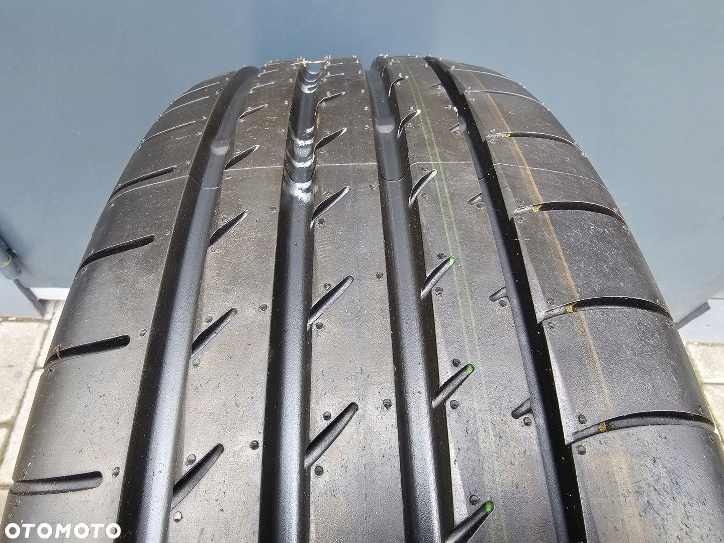 Yokohama Advan Sport V105 235/60R18 103 V MO - 3