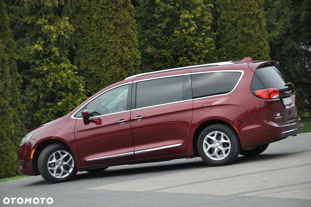 Chrysler Pacifica - 18