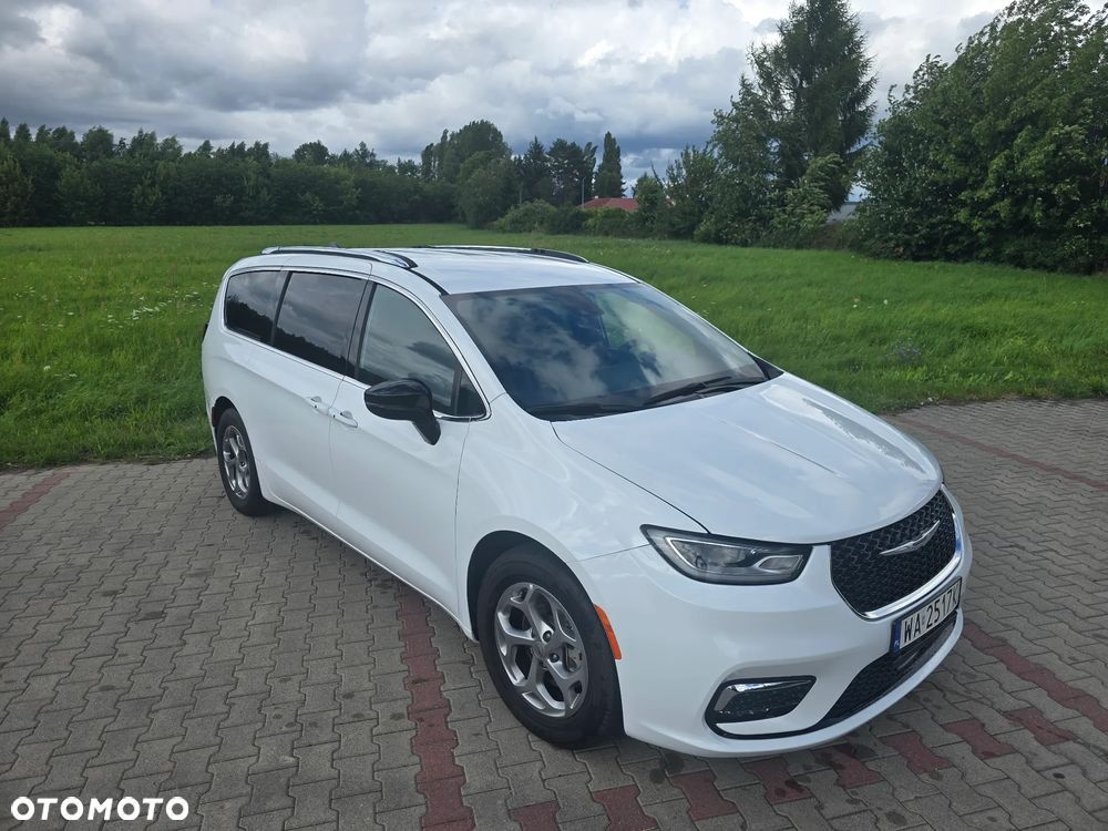 Chrysler Pacifica - 12