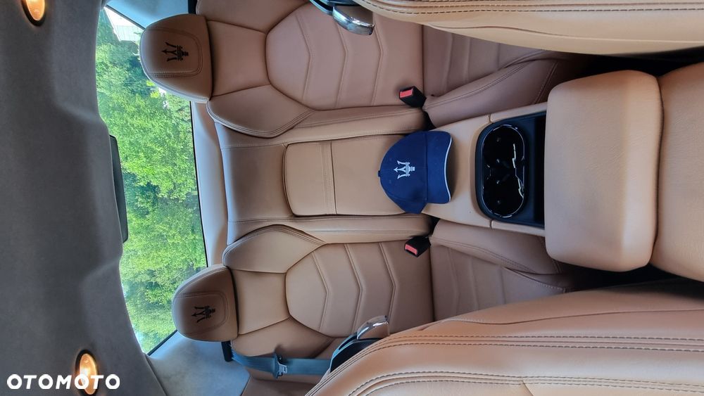 Maserati GranTurismo MC - 5