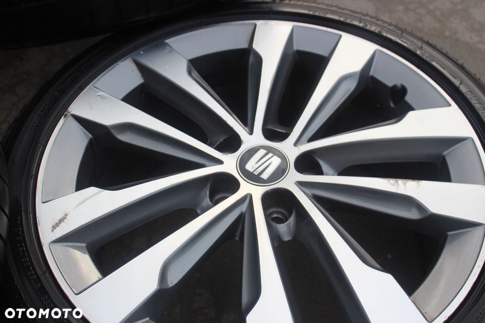 Felgi Aluminiowe Seat Ibiza FR R17 Opony letnie 215/40 - 7