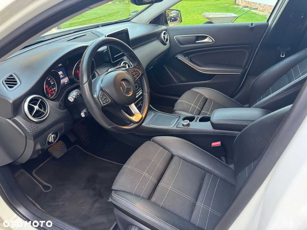 Mercedes-Benz Klasa A 200 7G-DCT - 13