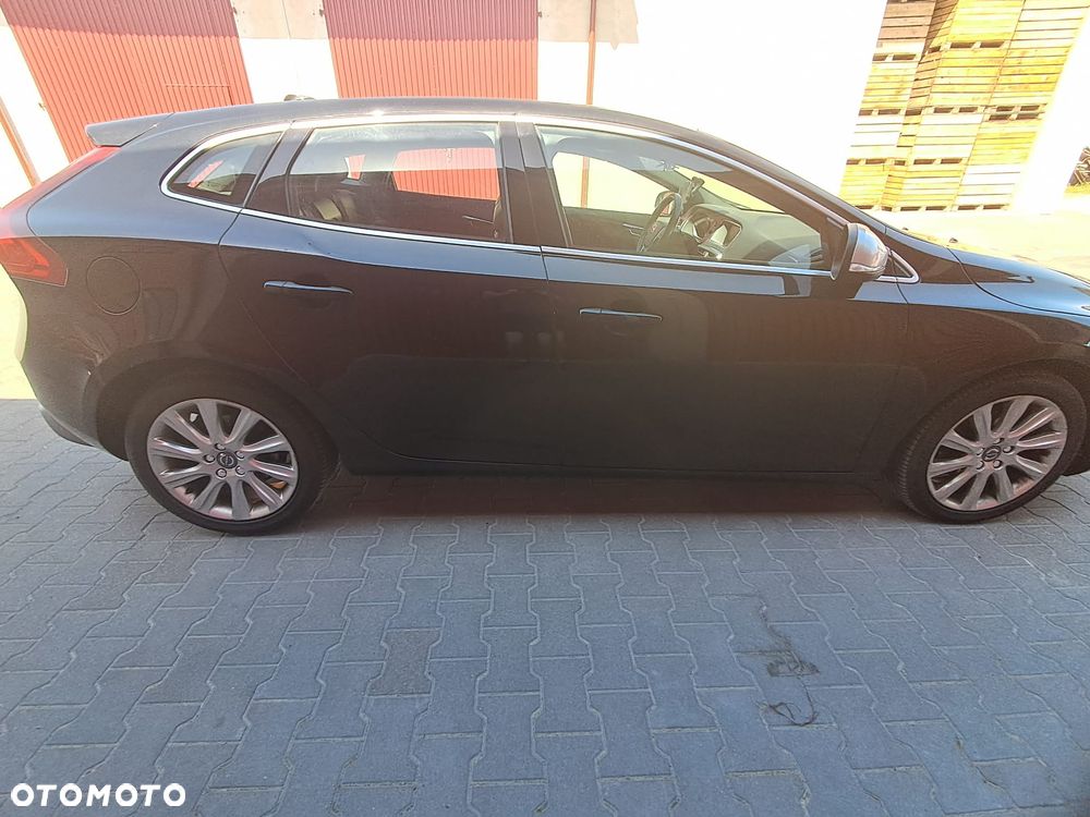Volvo V40 D2 Drive-E R-Design Momentum - 3