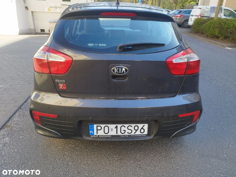 Kia Rio 1.2 L - 4