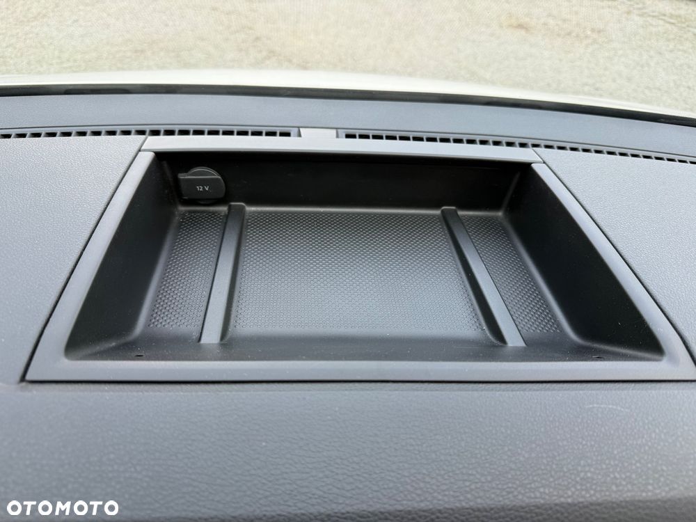 Volkswagen Caddy Maxi 1.4 TSI Comfortline DSG - 24