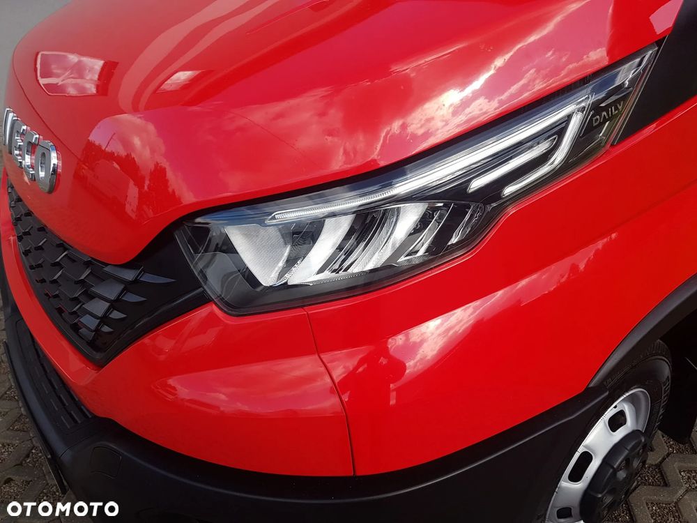 Iveco 50C18 DAILY 12EP PLANDEKA FIRANKA 5,11x2,46x2,35 SPANIE 3500 KG SKRZYNIA ŁADUNKOWA PAKA KLIMATRONIK TEMPOMAT KRAJOWY - 31