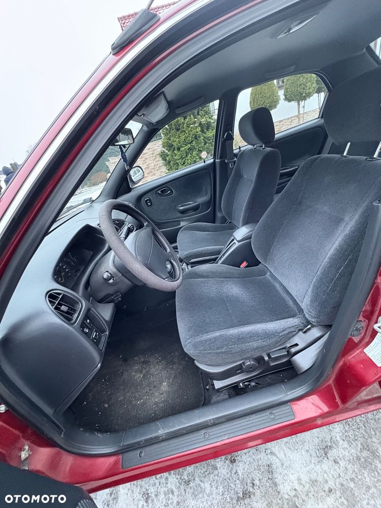 Suzuki Baleno 1.6 GLX - 14