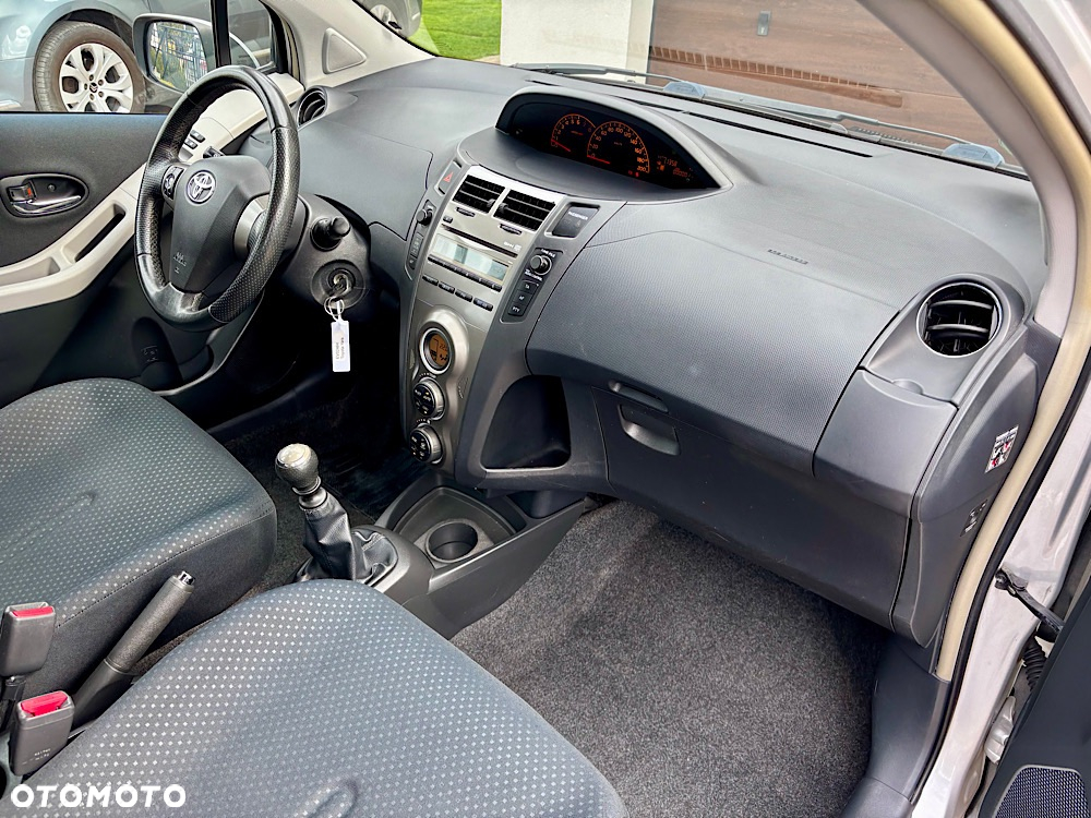 Toyota Yaris 1.33 Prestige - 27