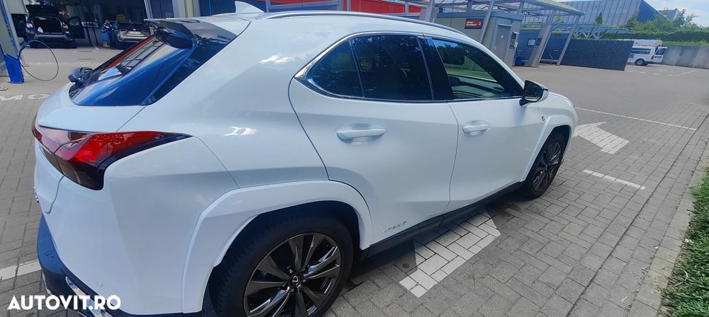 Lexus UX 250h (E-FOUR) F SPORT - 5