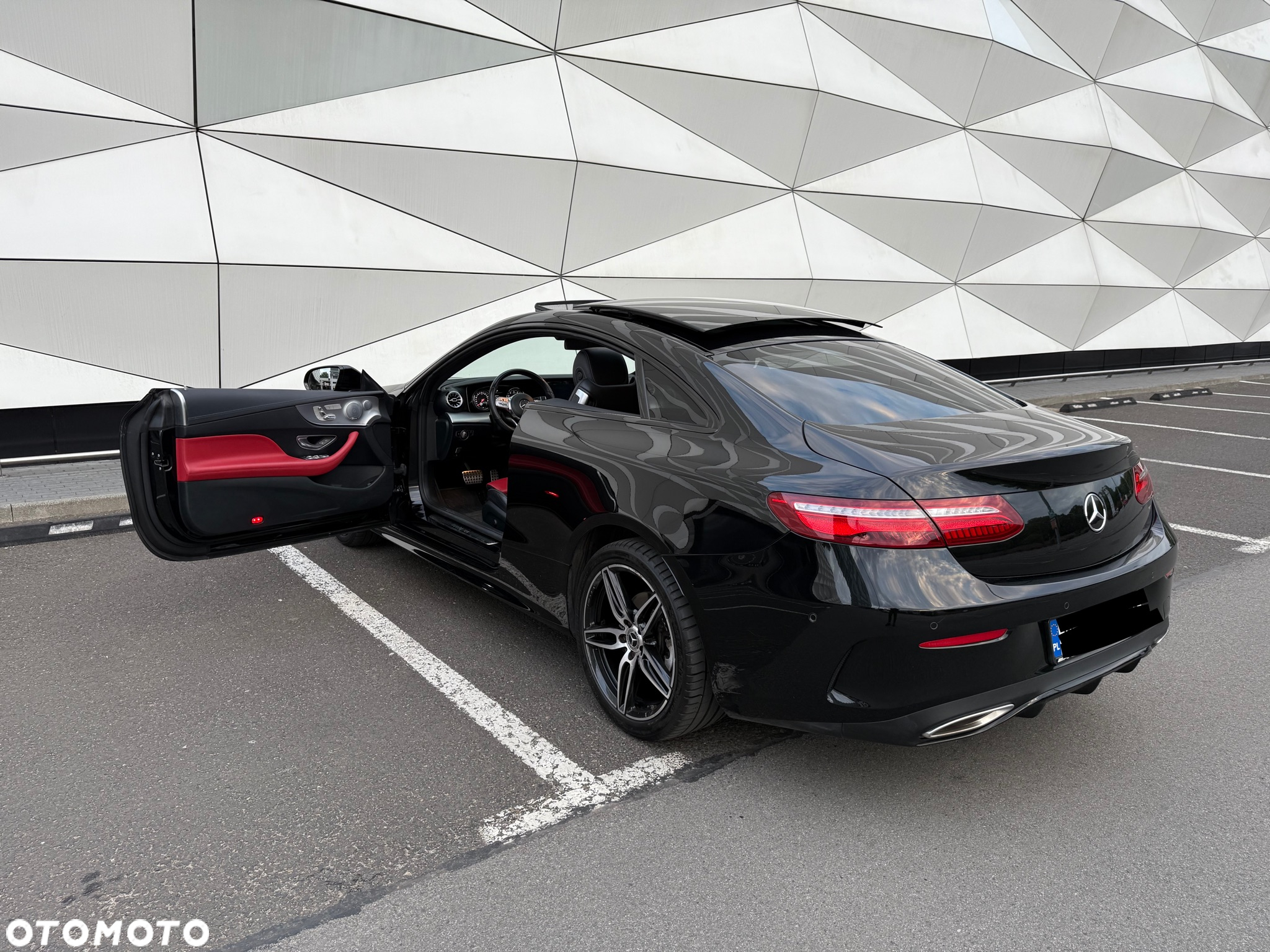 Mercedes-Benz Klasa E 200 Coupe 4-Matic 9G-TRONIC - 27
