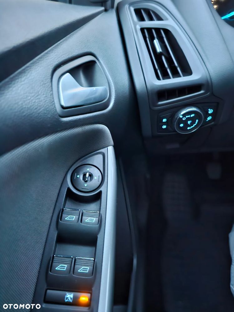 Ford Focus 1.6 Trend - 23