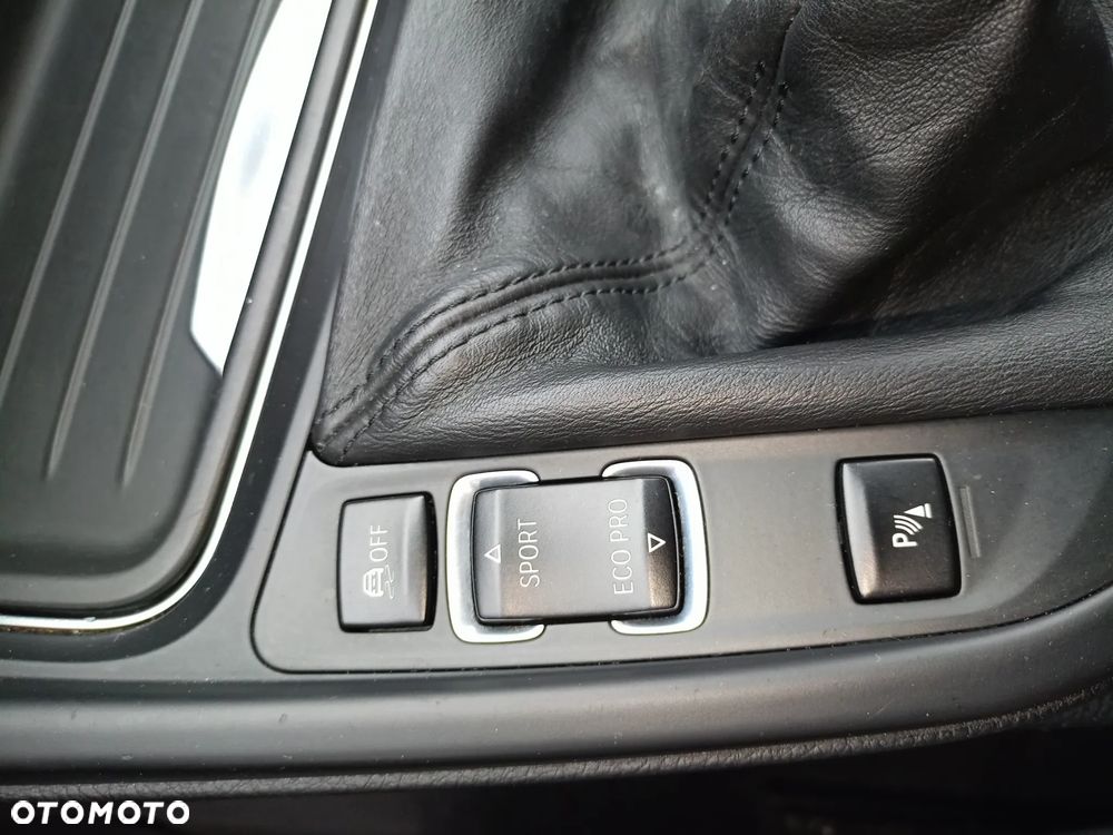 BMW Seria 3 320d xDrive - 9